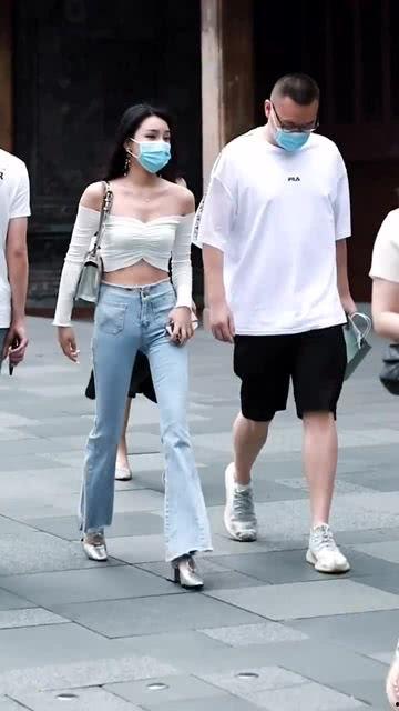 成都头条美女多不多,美女如云，魅力无限！